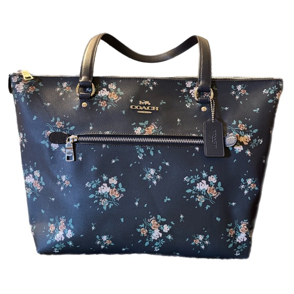COACH Gallery Tote With Rose Bouquet Print - Picture 1 of 6